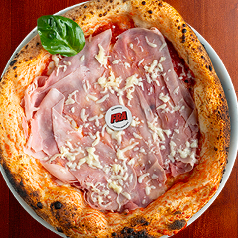 Pizza Prosciutto cotto con Pomodoro La Concettina e Fiordilatte dei Monti Lattari